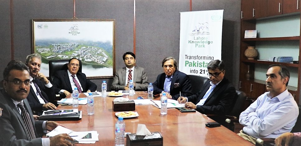 LKPCompany's tweet photo. High Level Meeting Chaired by Minister Higher Education at Lahore Knowledge Park Company. Dr. Atta-ur-Rahman apprised the Minister about untapped potential of science, technology and innovation in higher education sector.
#KnowledgeEconomy #TeqeeqPakistan #ForwardIntoTheFuture https://t.co/6AnNxzyaFk