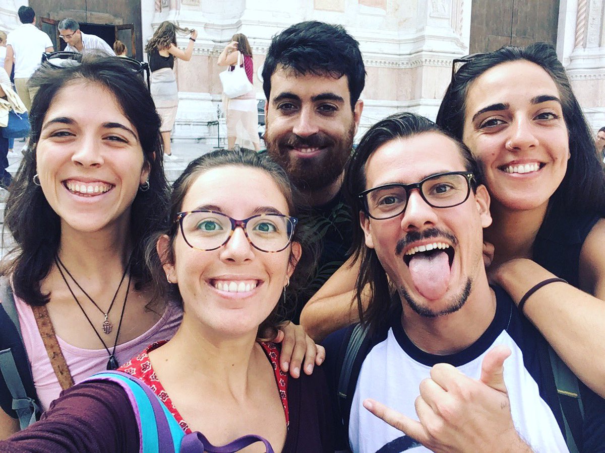 Avui, primeres funcions de UNA ESCLETXA A LA CIUTAT a Bolonya!!! Molt emocionades!! <a href="/ESADIB/">ESADIB</a> <a href="/cinesineu/">C.IN.E.</a>