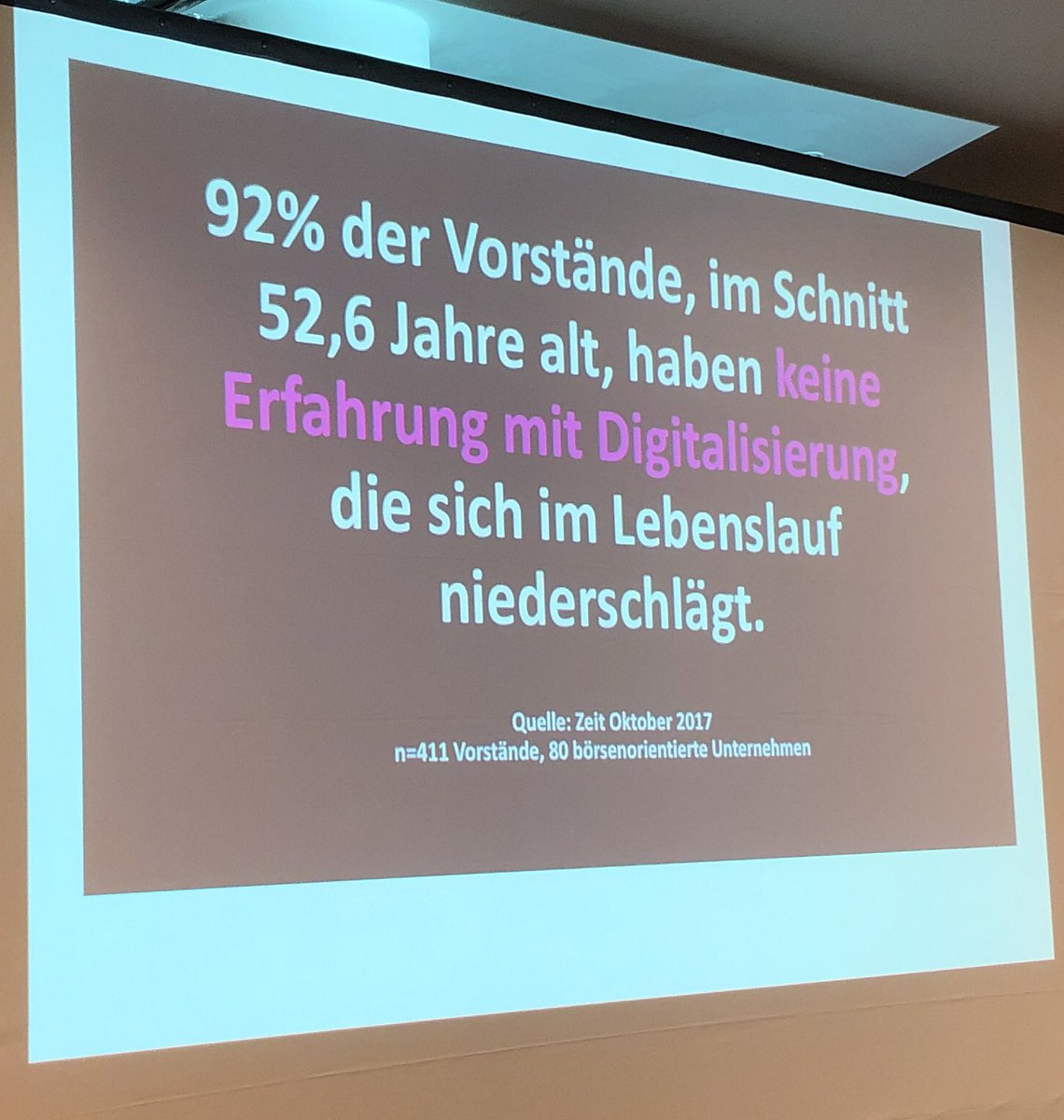 haraldschirmer's tweet image. #ioms18 Wenn #Entscheider #offline sind ... @trill_stephan