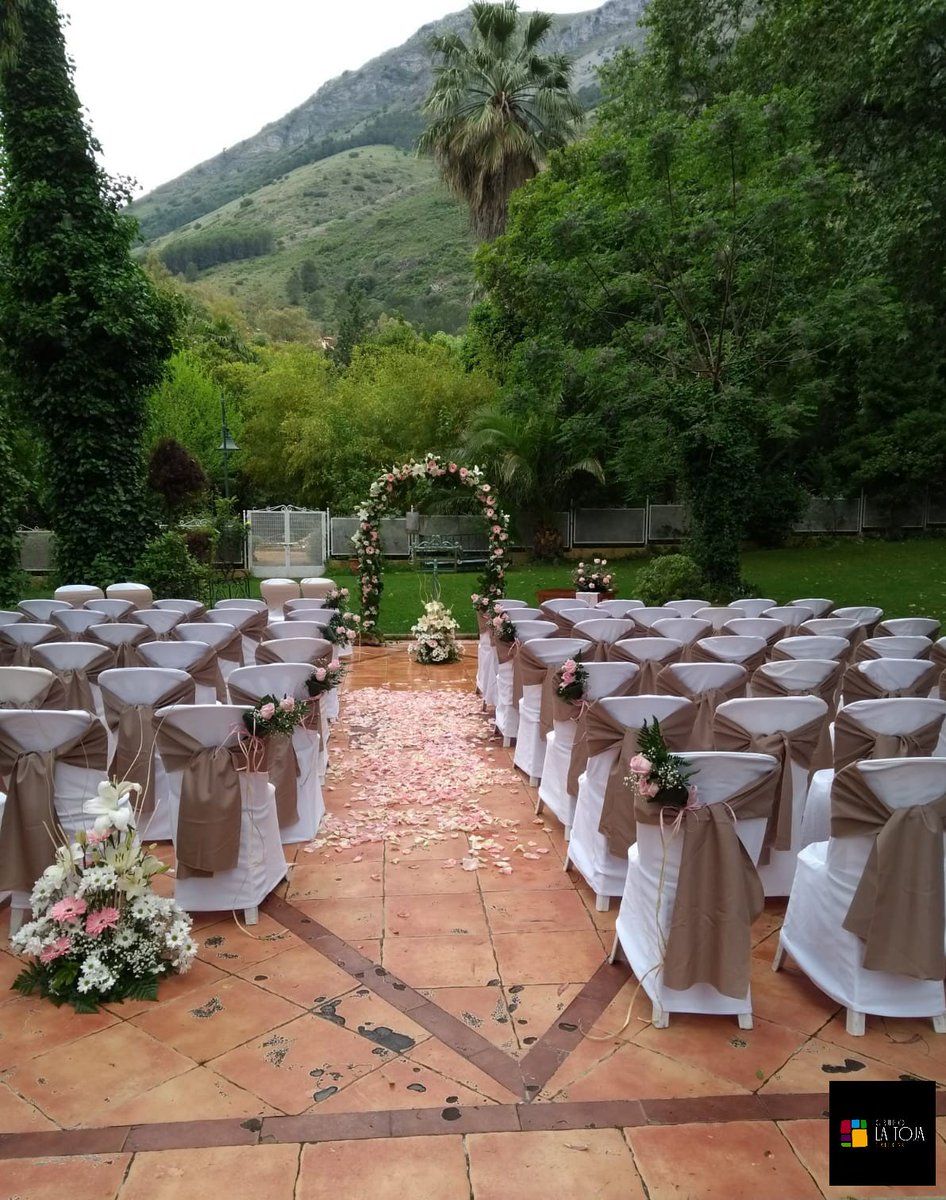 No sabéis con cuánta ilusión preparamos las ceremonias civiles. ¡Mimamos todos los detalles para que todo salga a la perfección! 🤵👰

#GrupoLaToja #Catering #Bodas #CeremoniaCivil #Evento