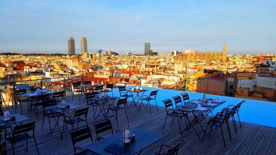 “I discovered what may be the best rooftop bar and pool in Barcelona.” Thank you @forbes  for visiting <a href="/ghotelcentral/">Grand Hotel Central</a>. 

You can read more reviews here bit.ly/2DcBJnr