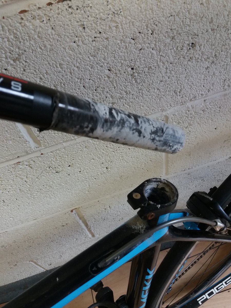 BuildCycleWorks's tweet image. Just in time. Regular servicing helps catch issues before they become a  major problem, another few wet rides and this seatpost would have been stuck in the frame, luckily some cleaning and anti-seize during a full service had it all sorted. 
#Buildcycleworks
