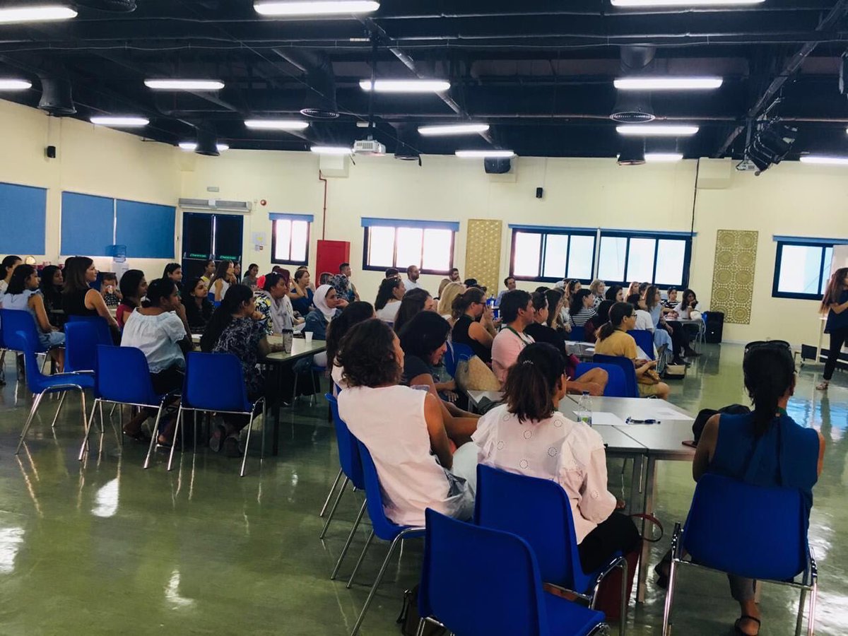 Horizon_EngDept's tweet photo. The #HorizonEnglish team kicking off our first Wednesday Parent Workshop of the year giving  an insight into how to support with phonics at home #HorizonCommunity #HorizonFS1 #HorizonFS2 #HorizonYear1 #HorizonYear2 https://t.co/HlxTQDjY0N