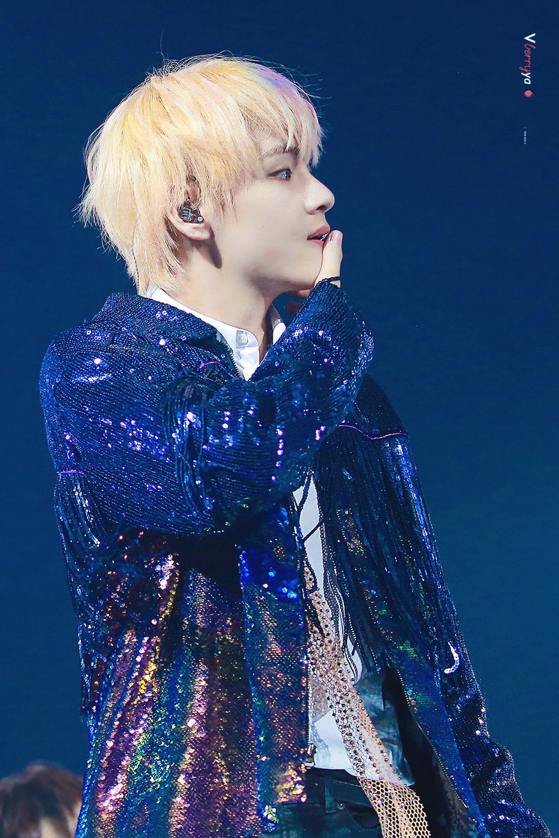 vberryya1230's tweet photo. 180905 la HD 💙ﾍ(;´Д｀ﾍ)💙
#뷔 #태형 #태태 #V #김태형 #방탄소년단 @BTS_twt https://t.co/FkHFEdGxbN