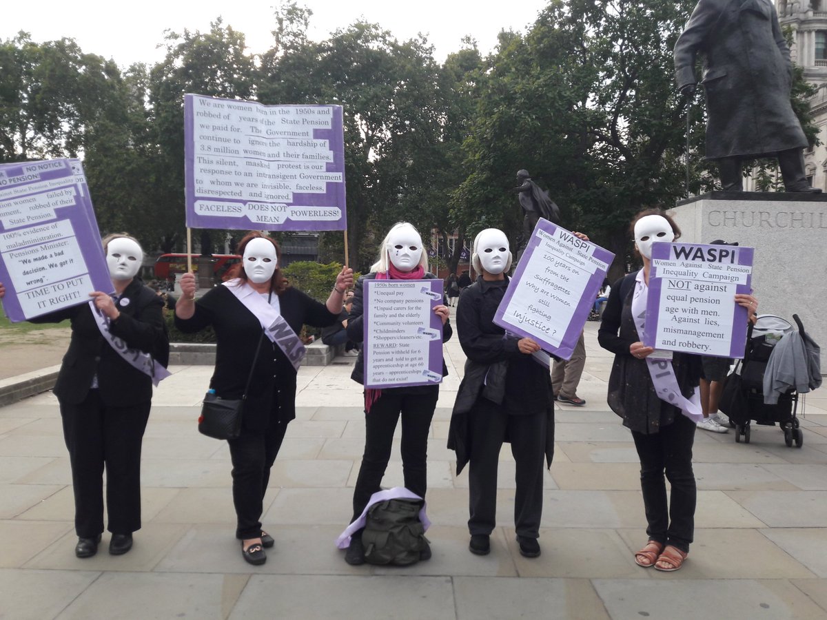 Chrishainswort2's tweet photo. #notgoingaway #Abingdon #London #tonight #silentprotest #onevoice #WePaidInYouPayOut #waspi #SupportUsPlease #StatePension https://t.co/nWvTYxpdfa @CityLondonRadio @CityLondonNews @CityLondonTaxis #grateful https://t.co/hCnSr111f5