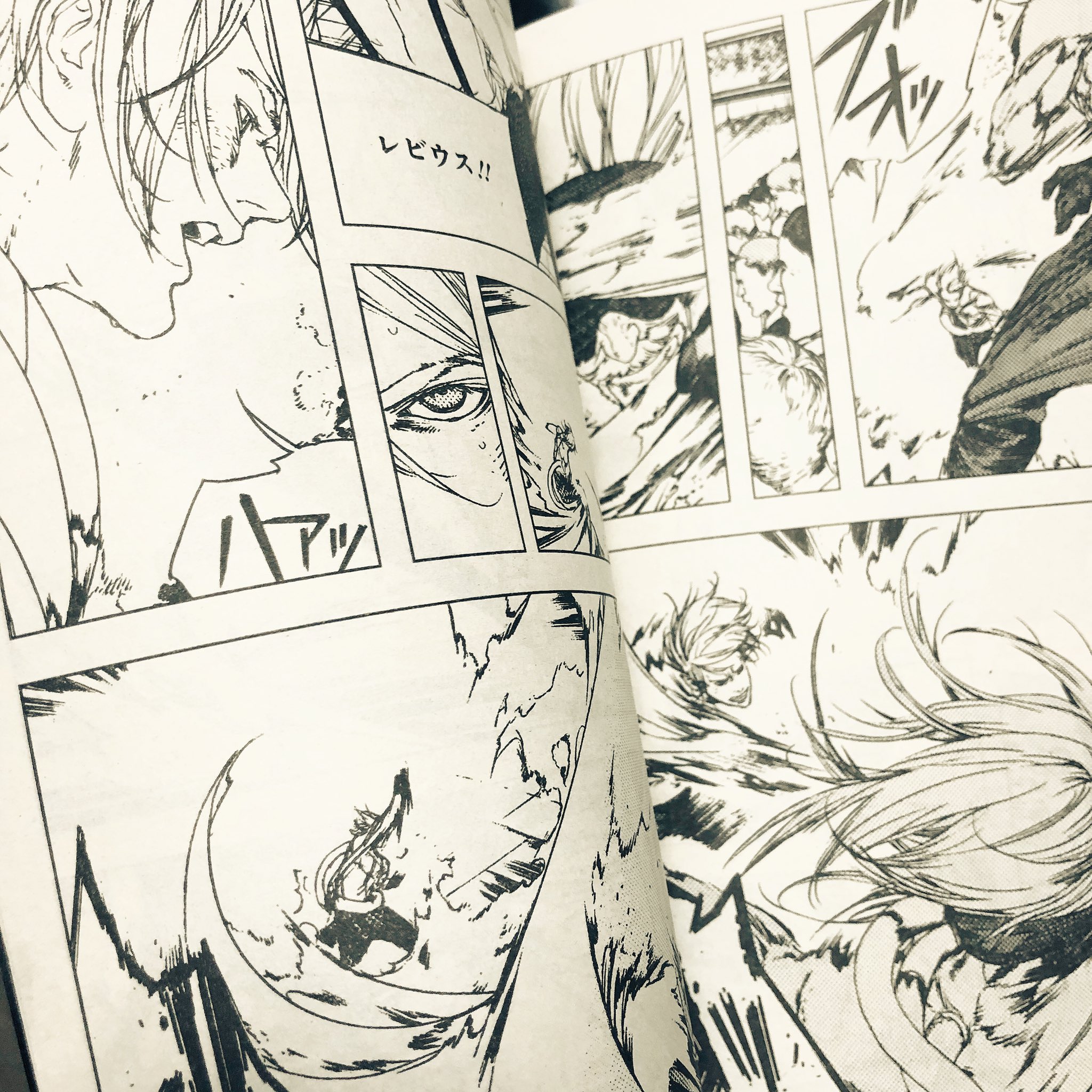 中田春彌 Levius Est9巻発売中 本日19日発売のウルトラジャンプ10月号にlevius Est レビウス エスト 36話が掲載されています お手紙やコメント いつもありがとうございます 励みになります