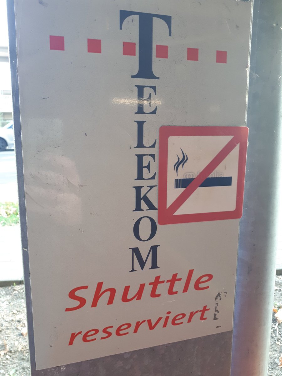 iLoveOpenStack's tweet photo. Was für ein geniales Schild da ist bestimmt noch Luft nach oben, schöne Grüße aus #Siegburg Bahnhof @dillinger4010 Pavel kannst du dafür was Hübsches malen :-) heute #tbarhack #Telekomwall #yam #YamHackathon die Jungs aus #magentamuc https://t.co/9xToPnnkpI