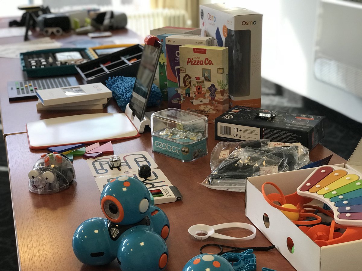 Voor <a href="/StichtingProo/">Stichting Proo</a> gaan we zo weer los met de Inspiratibar ism <a href="/onderwijsmetict/">Onderwijs met ICT</a> en <a href="/ictLESKIST/">ictLESKISTEN</a> , zin in!