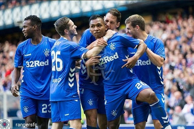 32Red's tweet photo. RANGERS Fans!

We have a pair of tickets to give away for Sunday’s game against St Johnstone!

For your chance to win, just RT &amp; follow.

Good luck!

@RangersFC https://t.co/QtHLDopmXd