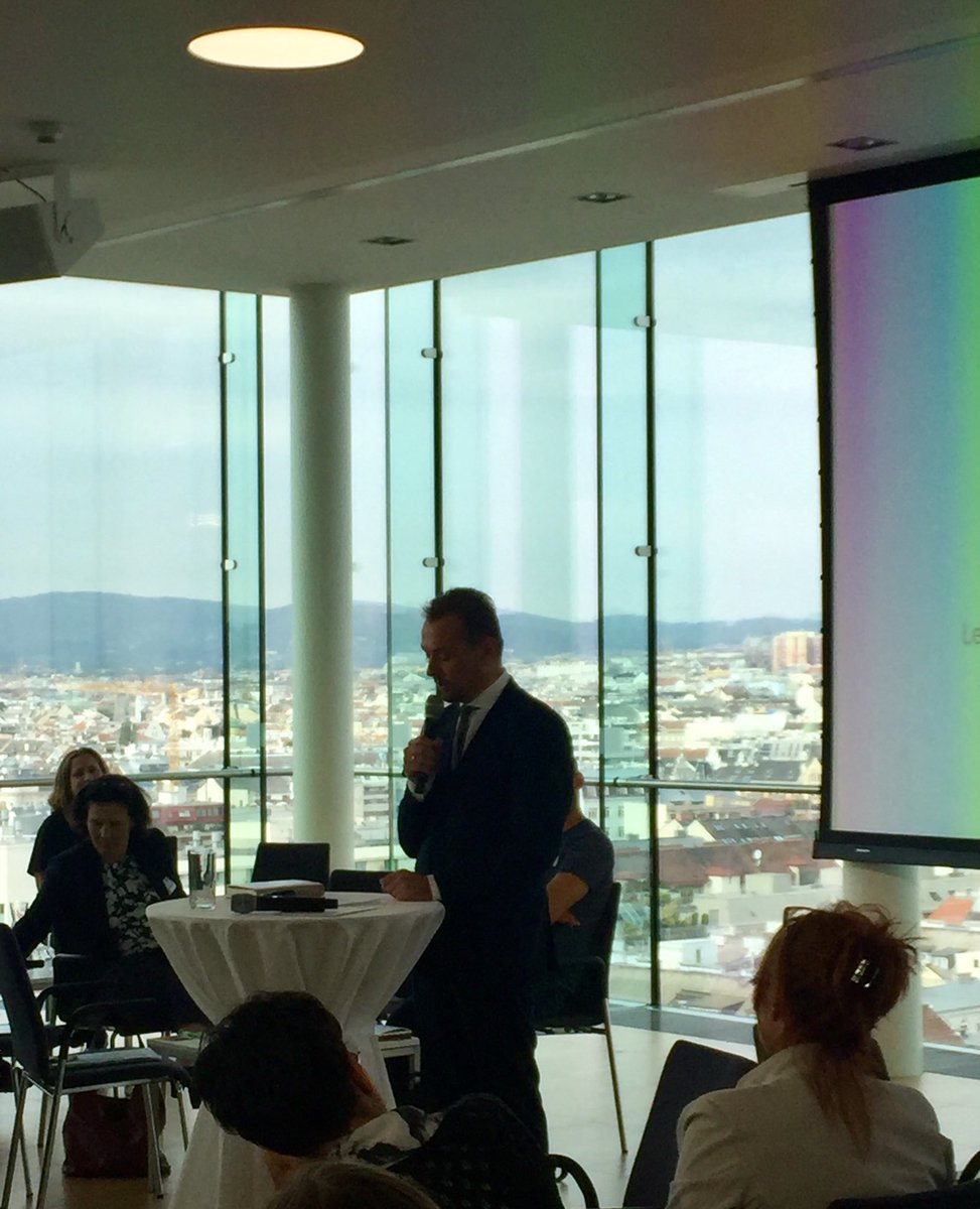 „Welche menschlichen Skills braucht unsere Gesellschaft im Zeitalter der künstlichen Intelligenz?“ WIFI Österreich Kurator Raml eröffnet KEBÖ-Jahrestagung 2018. #künstlicheintelligenz #ki #wifi #skills #digitalisierung #erwachsenenbildung #eb #keboe2018 <a href="/WKOe/">Wirtschaftskammer Österreich</a>