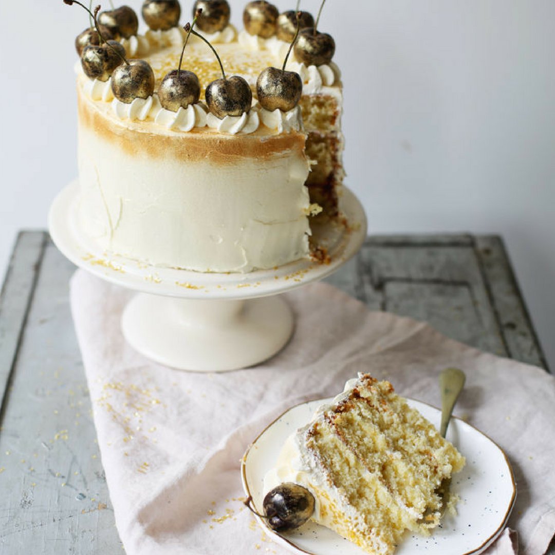 Got a special occasion lurking in your calendar? 👯🏽‍♀️ Start practising this super glam party cake and you'll have it perfected just in time to blow away any competition 🎂Recipe 👉 bit.ly/k-glam