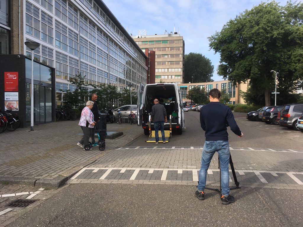 JoaneHasken's tweet image. Vandaag op pad voor #werkbezoekdag promo bij @LibertasLeiden Leuk weerzien met @JdWolf_Official. Eerste actie van onze #ambassadeurs Lyn en Arien