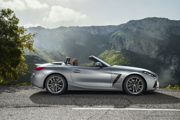 DriveAndRideES's tweet photo. El nuevo BMW Z4 Lanzamiento en marzo de 2019 Biplaza con capota de lona totalmente eléctrica streno en octubre de 2018 en el Salón del automóvil de París #BMW #BMWZ4 #Z4 @BMW @BMWEspana @MondialAuto https://t.co/9QGFTrYOpL https://t.co/4kEP3agc1O
