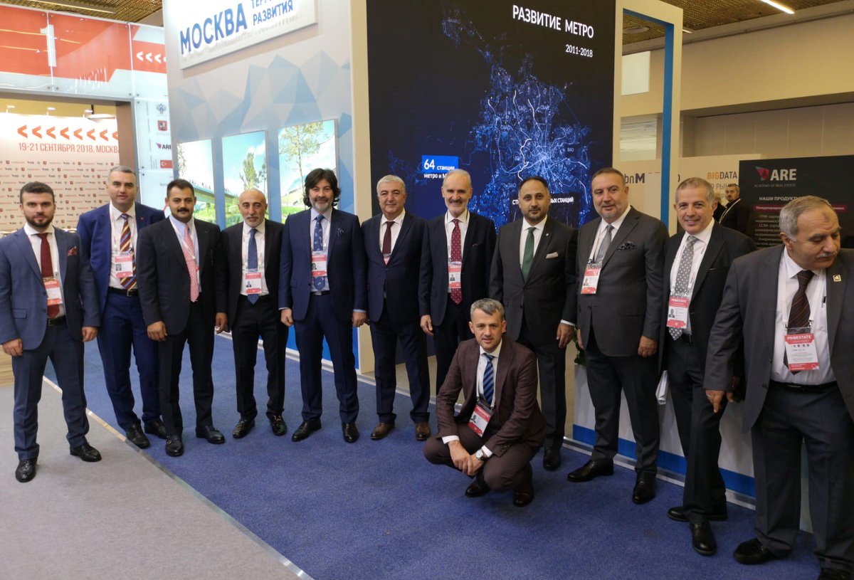itokurumsal's tweet photo. İTO Başkanı Şekib Avdagiç, Yönetim Kurulu Üyeleri, Meclis Üyeleri ve sektör temsilcileri, #Moskova’da düzenlenen #Proestate Uluslararası Emlak ve Yatırım Forumu’nda uluslararası #gayrimenkul sektör temsilcileriyle buluştu.
.
.
#İTO
#İstanbulTicaretOdası
#Proestate2018
@csbgovtr https://t.co/X0diZQCSPN