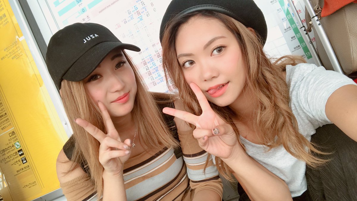 東京遠征。
なかなか厳しい遠征でした😢
目標は達成出来んかったけど
14組22人の笑顔に出会えました😆

泣いて歌聞いてくれたり、CD手にとって帰ってくれたり目標は達成できんかったけど
1人でも心に突き刺さる歌を歌えて本当に良かった😢

next10月は名古屋！
沢山の人に出会えますように🙏
