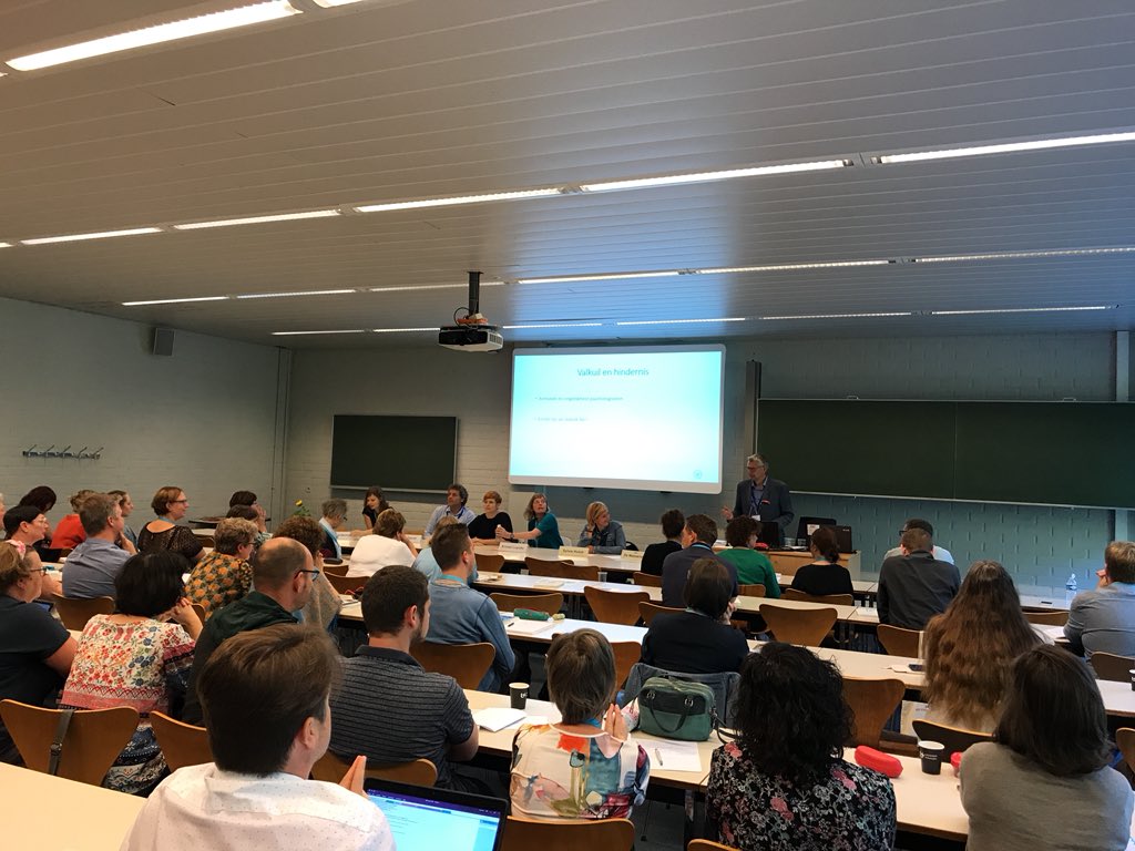 JessicaFraeyman's tweet image. Enorme wachtlijsten in 2de lijn, geen structurele financiering voor 1stelijnspsychologie, is er bereidheid van maatschappij en politiek om te investeren? Oproep om nog meer bruggen te bouwen! #ggzcongres