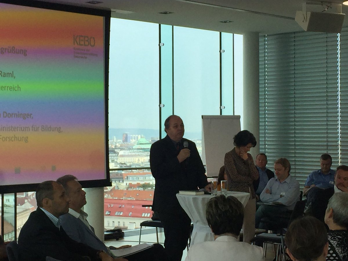 Sektionschef Dorninger, BMBWF: „Digitale Grundkompetenz und soziale Kompetenz sind wichtigste Voraussetzungen für gelungene Digitalisierung“. 
#keboe2018 #digitalisierung #ki #künstlicheintelligenz #erwachsenenbildung #eb #weiterbildung <a href="/WKOe/">Wirtschaftskammer Österreich</a>