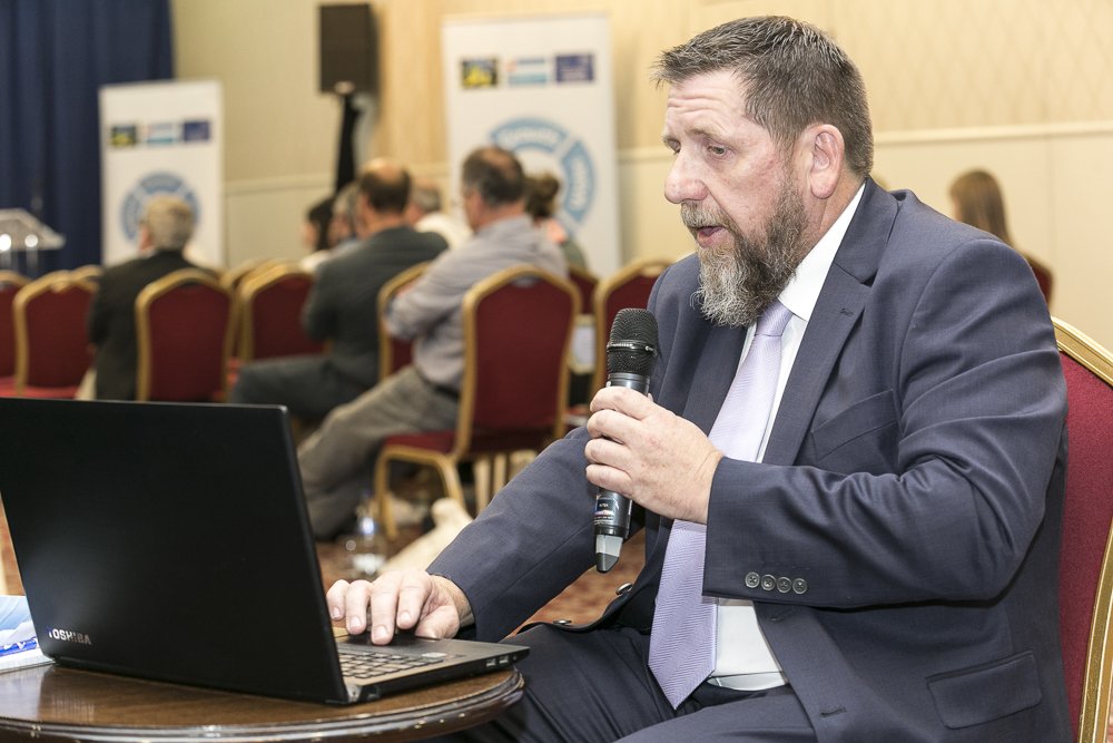 ISPP_EU's tweet photo. Paul Byrne yng nghynhadledd @ISPP_EU yn arddangos gwefan ac app y Porth - cofiwch ei fod bellach yn fyw a gellir ei lawrlwytho drwy'r siop app / google play neu ewch i https://t.co/MBeY5zkYjE @IrelandWales @SouthernAssembl https://t.co/NoVEQkqOlP