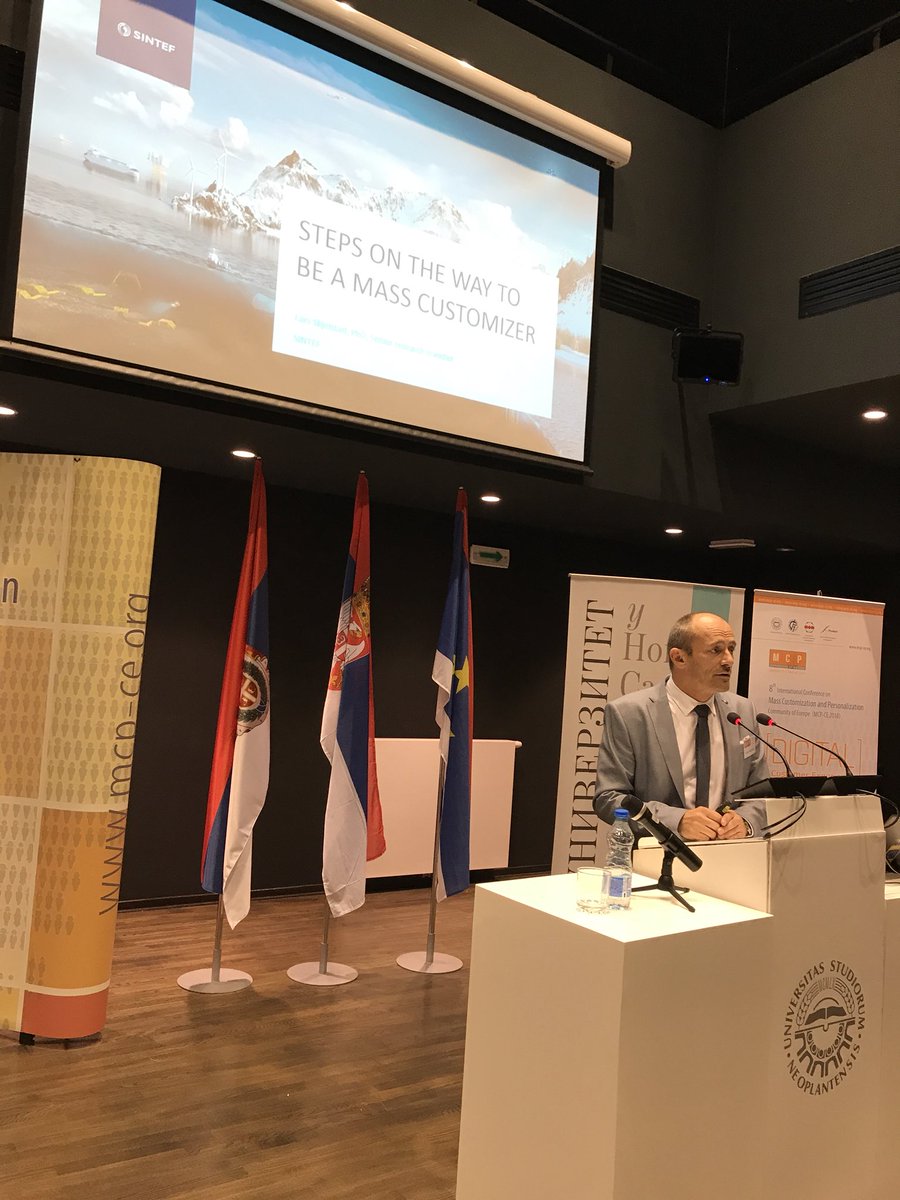 cyLEDGE's tweet photo. @skjelstad_lars on stage of the #mcpce 2018 -> opening keynote on #MassCustomization in Norway https://t.co/qSwwptrHSc