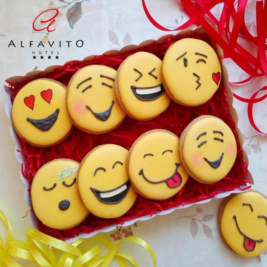 alfavitohotel's tweet photo. Посміхайтесь частіше і Вам посміхнуться у відповідь! 🙂
Сьогодні Всесвітній день посмішки)
Smile more often and you will get a smile in return!
Today is a World Smile Day 😊 https://t.co/bWFwC8zWKW