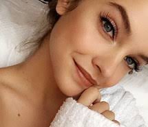 RightDaniela tweet picture