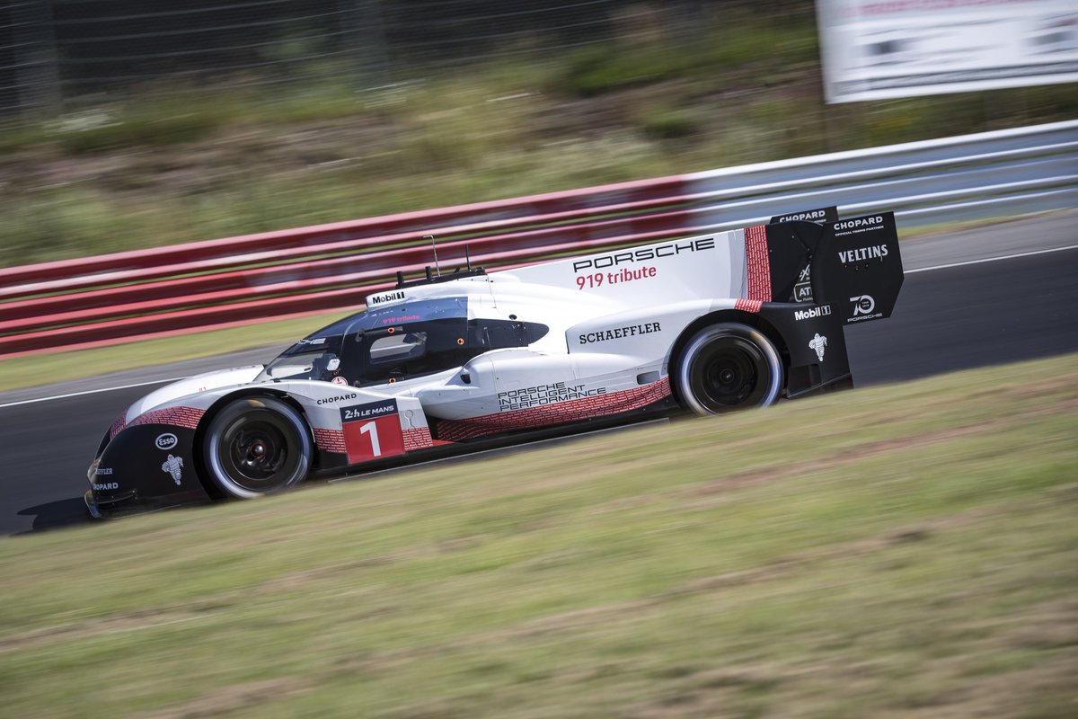 Porsche and Schaeffler combine to smash Nurburgring lap record dlvr.it/QkgNjq