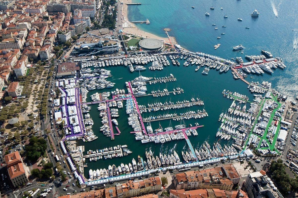 MCharterPoint's tweet photo. Cannes Yachting Festival! 💪

#cannes #Mallorcacharterpoint #PEARLyachts #PuertoPortals #LuxuryLife #LuxuryYachts #DreamedLife #Mallorca #yachts #boats #sealife https://t.co/dmbz2URR3K