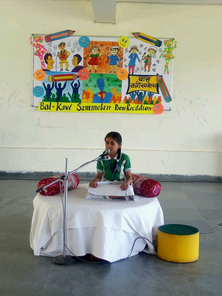 BanyanTSchool's tweet photo. #MyBTS Hindi Sulekh Lekhan and ‘ Bal Kavi Sammelan’ was organised @BanyanTSchool Jaipur, on topics like “Teachers day” “ Beti Bachao-Beti Padhao” and “Rashtrabhasha Hindi”.
#school #education #BetiBachaoBetiPadhao #TeachersDay #Hindi #learning https://t.co/VZCoxCuPZn