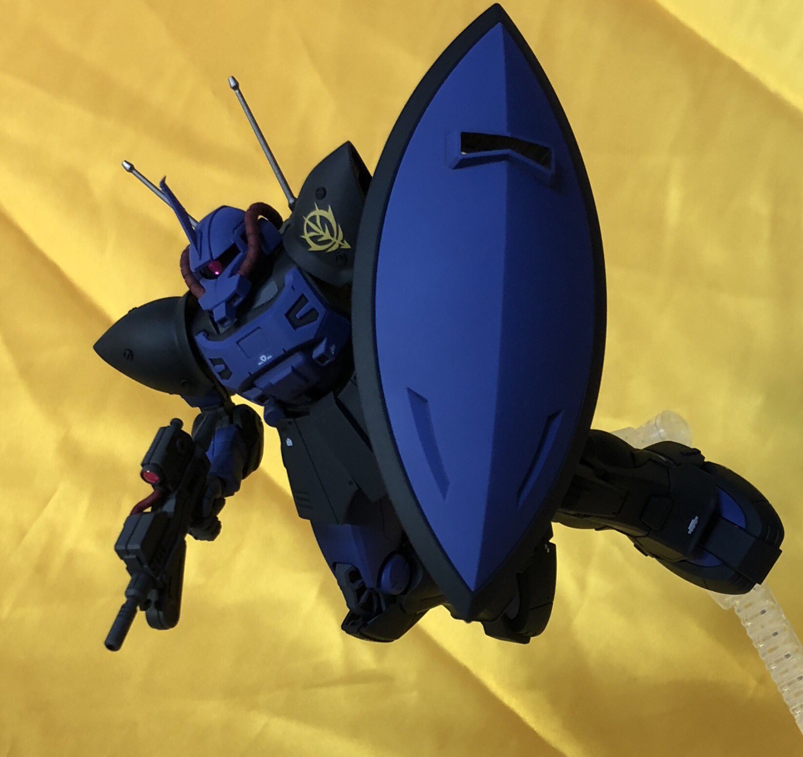 オオハシソウイチロウ ガンプラ アクトザク マレット サンギーヌ Hgアクトザク完成しました マレット 用と言う事で作ったんですが マレット用のは肩とか胸部形状が違うみたい でもps4のゲームでは水色だったりする位だから それ位の違いは許容範囲