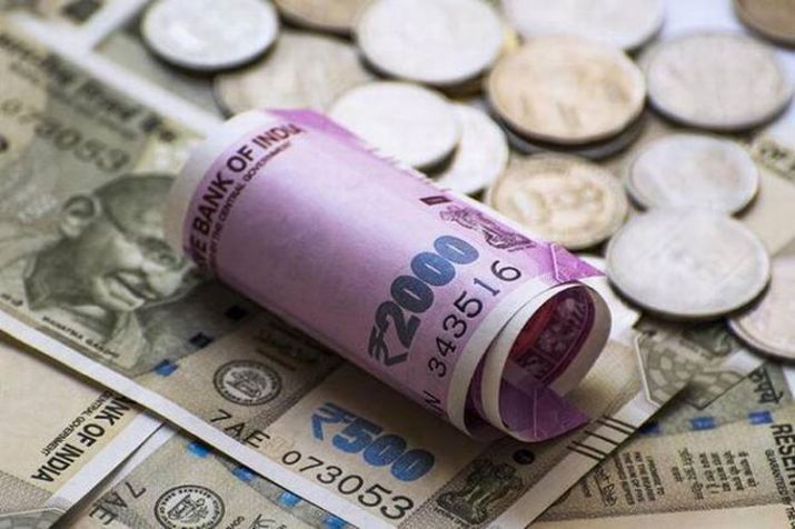 CNBCTV18Live's tweet photo. #Rupee trading at day's low of 72.83 against the US Dollar #RupeeAbove72 https://t.co/6YR9rcK5Ir