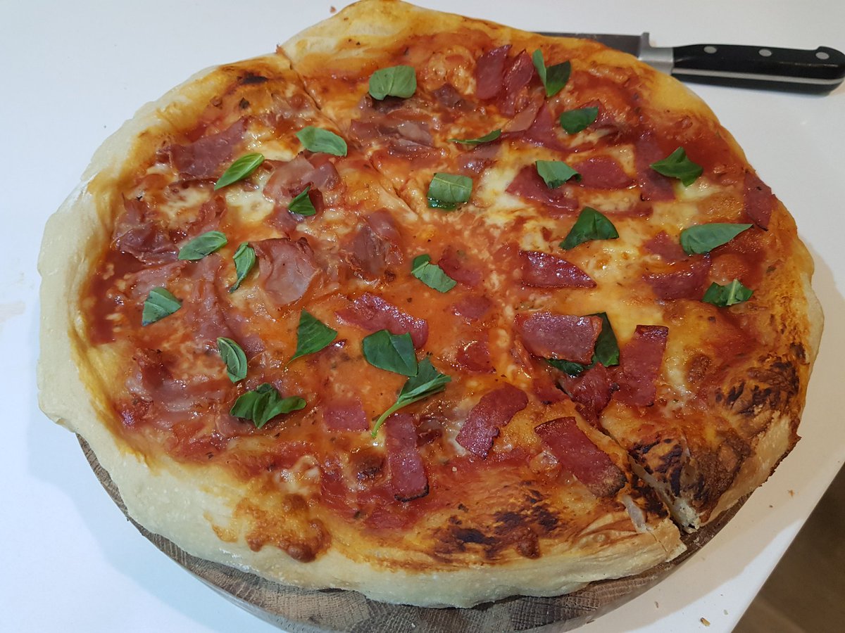 Wildman_R6's tweet photo. Homemade pizza dough and sauce :) https://t.co/QxHCQI5B18