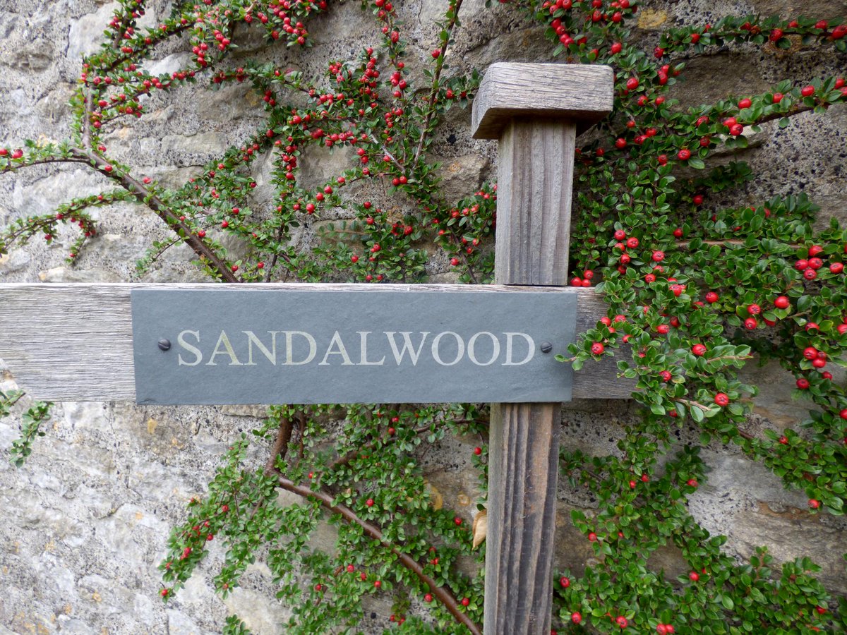 Leaders are very pleased to bring to market our stunning freshly decorated and spacious property which is perfect for a family home!

Call today on 01453 756100 to arrange a viewing!

DONT MISS OUT!