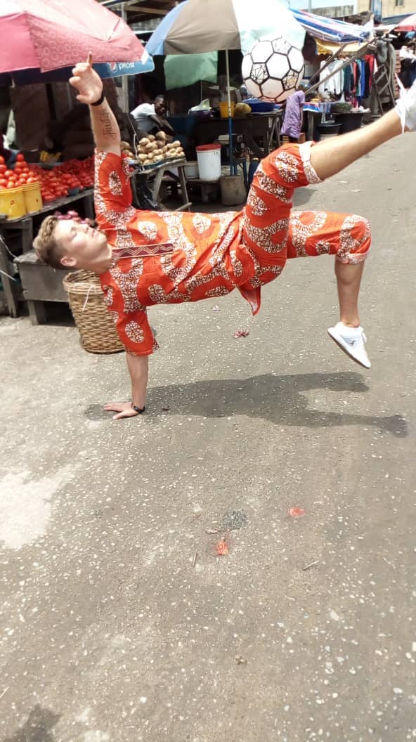 UmehWrites's tweet photo. Taking Freestyle Football to the streets, in an African Attire. African Freestyle Football Championship #AFFC18 was a success! Let's do more 💪 #FeetAndTricks https://t.co/RFCI676RDt