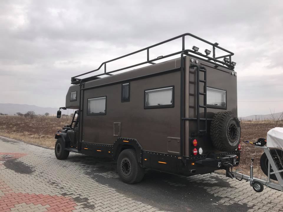 parklaneukltd's tweet photo. As far as #LandRover modifications go, these are quite impressive! https://t.co/whiXCdEEd2