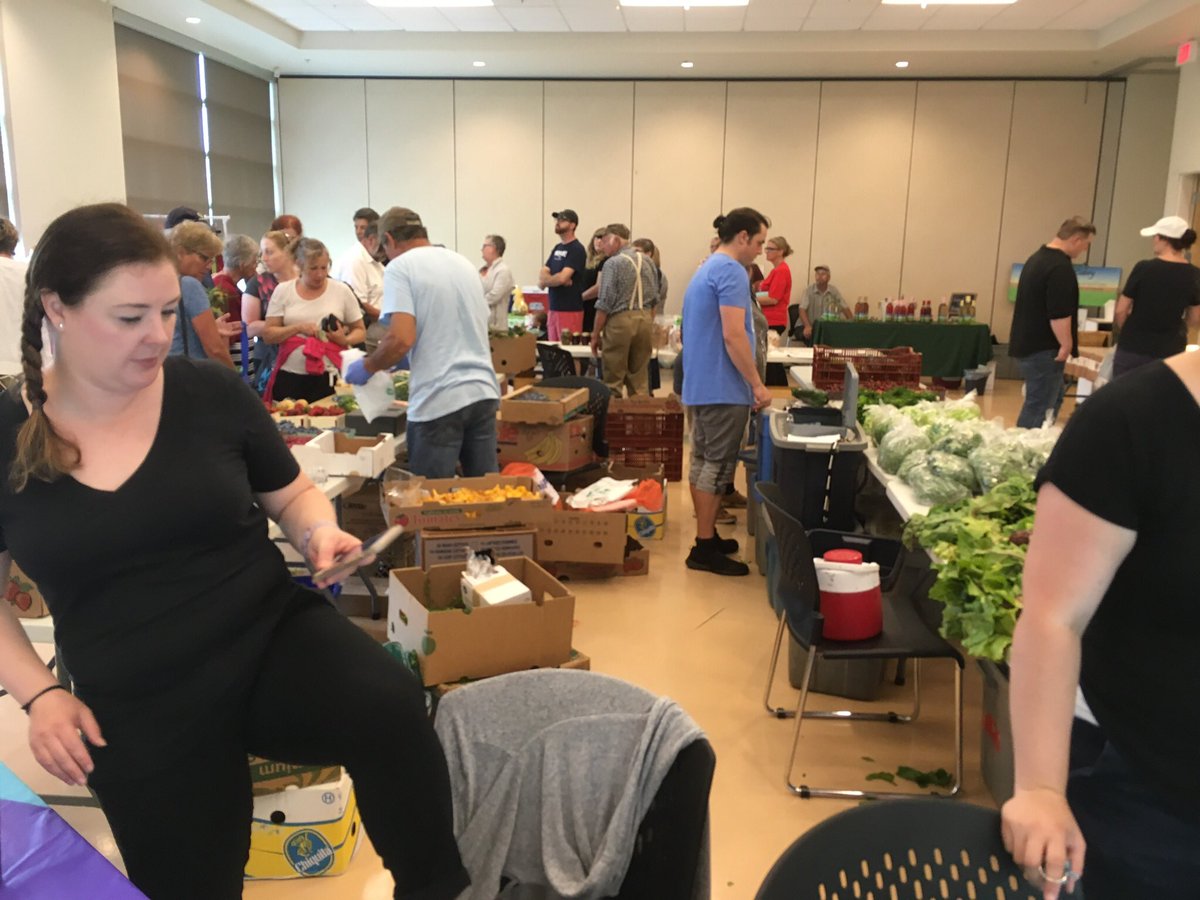 prospectfarmers's tweet photo. This: September 23, 11-3. The Kitchen Windiw serves breakfast. Followed by tunes and farm fresh veggies and fruit. Baked goods, hard cider and locally made crafts. Breeze Apparel, Simply Sweet Bakery and Martin Creations. https://t.co/KHNaGEKvuU