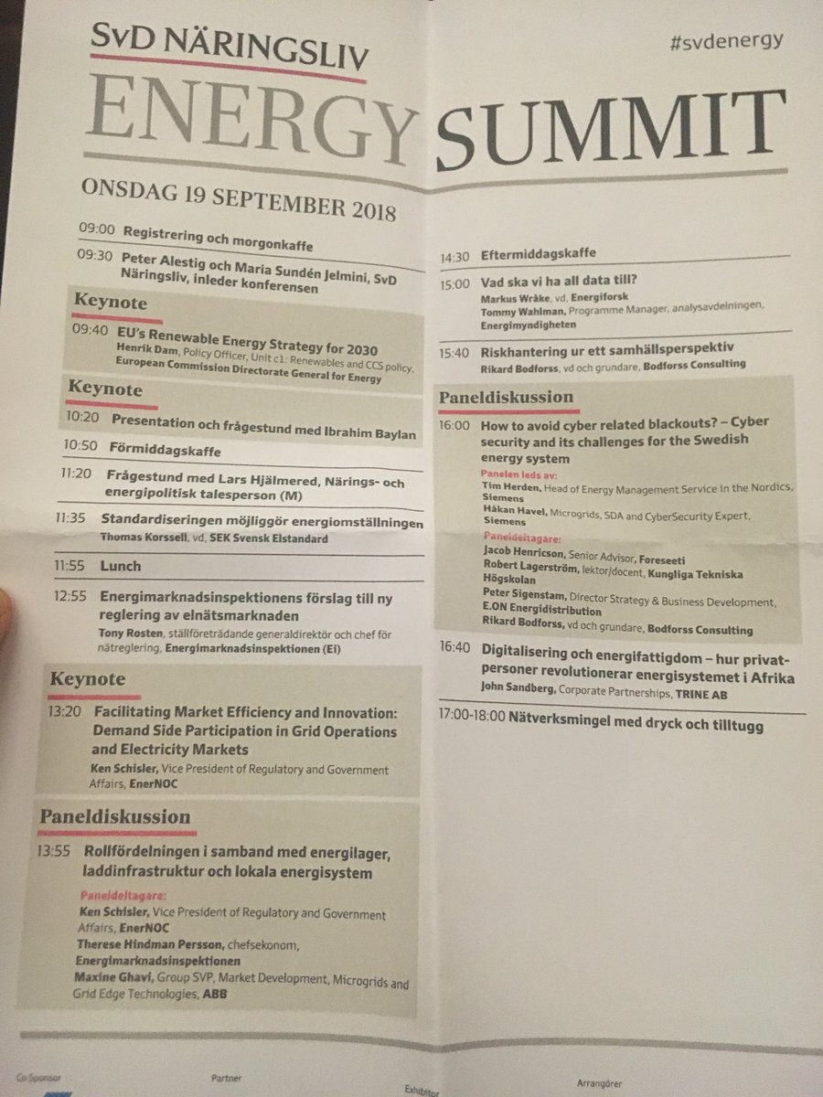 Endast 2 av 17 talare på dagens program av SvD energy summit är kvinnor. Vi har långt kvar til en jämställd energibransch. @kraftkvinnorna #SvDEnergy #teknikkvinnor #kraftkvinnor #tooslow