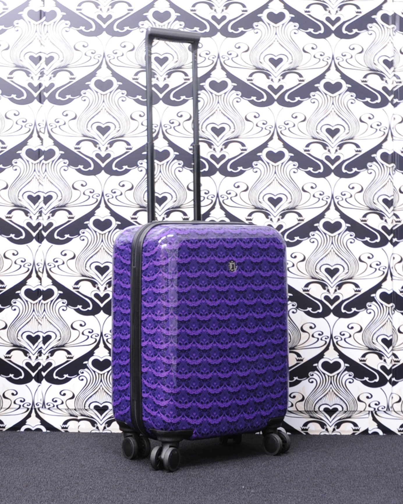 Anna Sui Japan ハート スワンのモチーフ柄を奏でた ニューキャリー 登場 ｎｙショップの壁紙にも使用している柄で移動もスタイリッシュに 機内持ち込み可