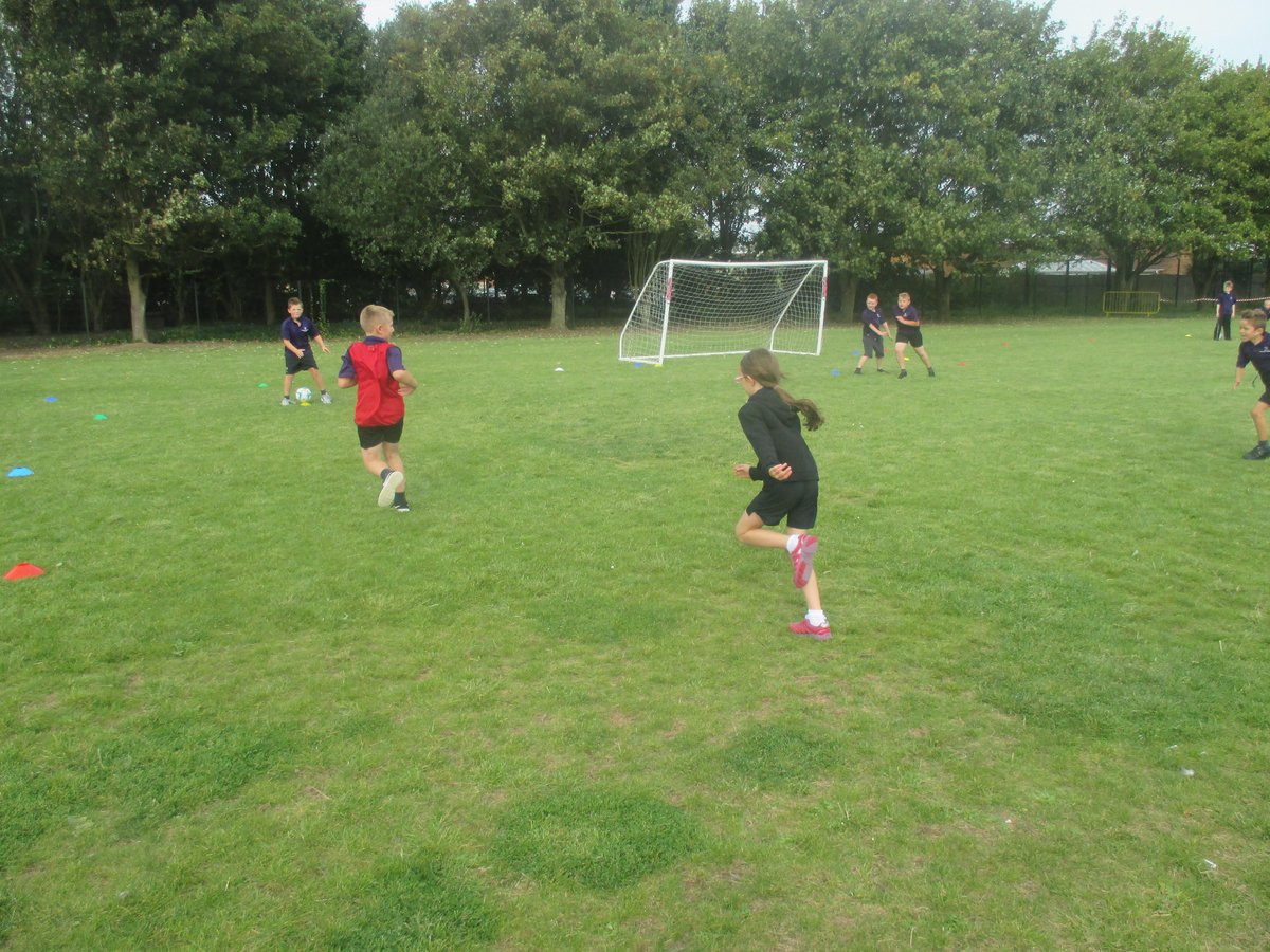 BeaconAcad's tweet photo. Year 4 enjoyed a super #PE lesson today, using their tactics and running skills @JBSportCoaching . What an amazing work out we all had - adults included! #activeburst https://t.co/rI8fBa2IUX
