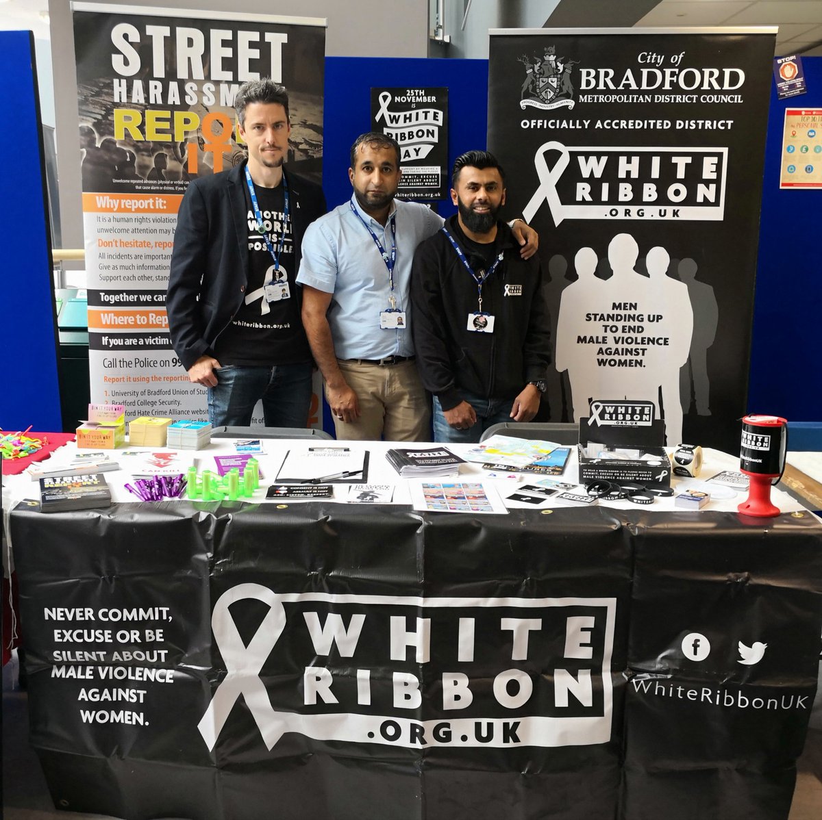 WahidRashid6's tweet photo. Promoting white ribbon and how to report street harassment at Fresher's fair Bradford University
#UBUWeek @WhiteRibbonBfd @WhiteRibbon_UK @bhcall @WYP_SaferBD @BfdDistrict_CSP @PeopleCanBD https://t.co/zdPIejRLzQ