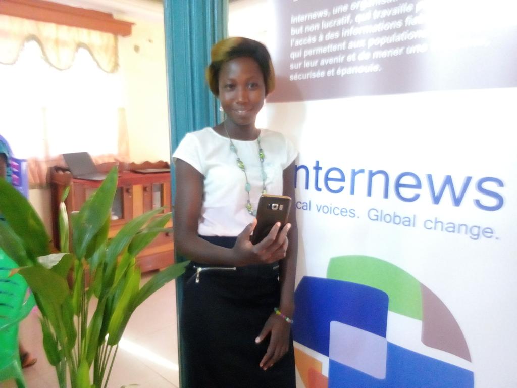 sole_stevy's tweet photo. #Centrafrique: en images l'ambiance de la formation des femmes journalistes sur les reseaux sociaux. #RCA236 https://t.co/zrvwdQ57Dy