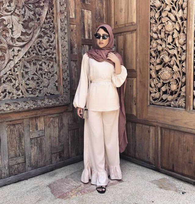 HafinaOfficial's tweet photo. Customer wearing our Ruffled Co-ord Set and our Habiba Hijab in Dusty Pink ❤️🙌🏻 | visit https://t.co/eUnExDvaZY

#modestclothing #hafinaofficial #hijabfashion https://t.co/yxl5nZZpao