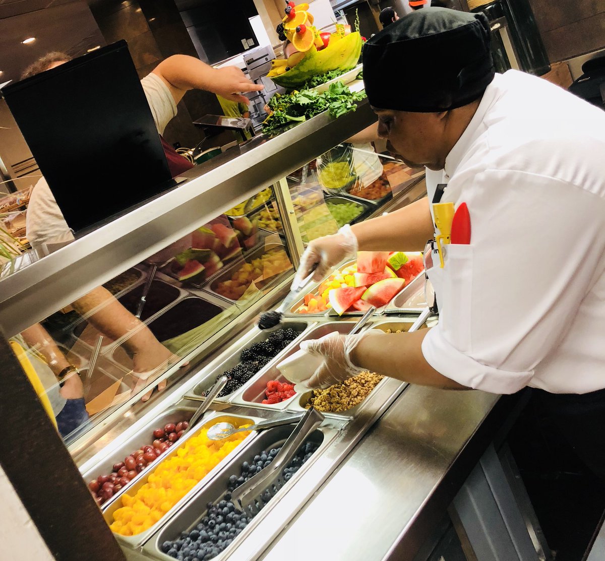 LynnDining's tweet photo. Betty is ready to make your own customized açaí bowls with all delicious fresh fruit, açaí, and granola— Come join us for açaí bowl Wednesday’s! 🍐🍊🍇🍓🍉🍌🥝 #acaibowls #healthywednesdays #Lynncravings https://t.co/xgq056mQEC