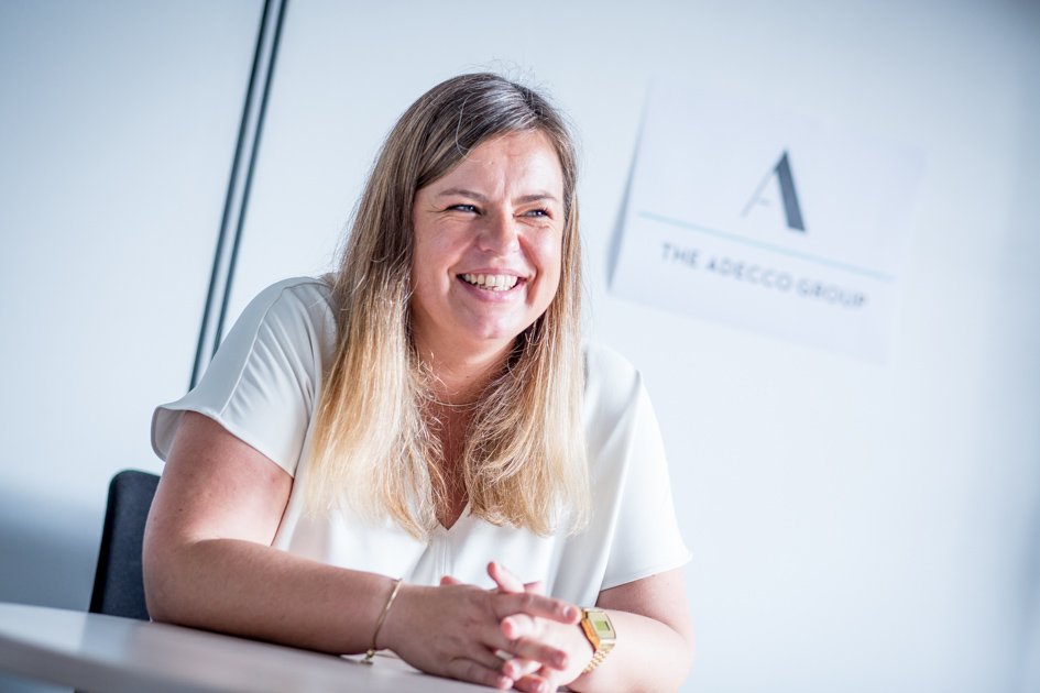 insideboard_tw's tweet image. "InsideBoard is truly like a part of our team that stands behind every @AdeccoGroup #mployee" Discover the testimony of Sophie Jouglet who has implemented a program to accelerate and sustain the adoption of @Salesforce with the InsideBoard platform. #IA youtu.be/56E_0TSVng8