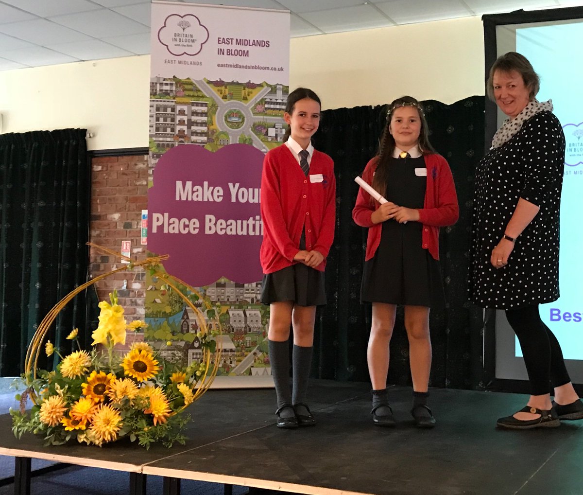 Congratulations to @HTAgardenclub for your success at East Midlands in Bloom &amp; it’s great that your green fingered pupils were allowed to attend the ceremony - blooming great advocates for your school &amp; your hard work @RHSBloom 😃💚🌺
