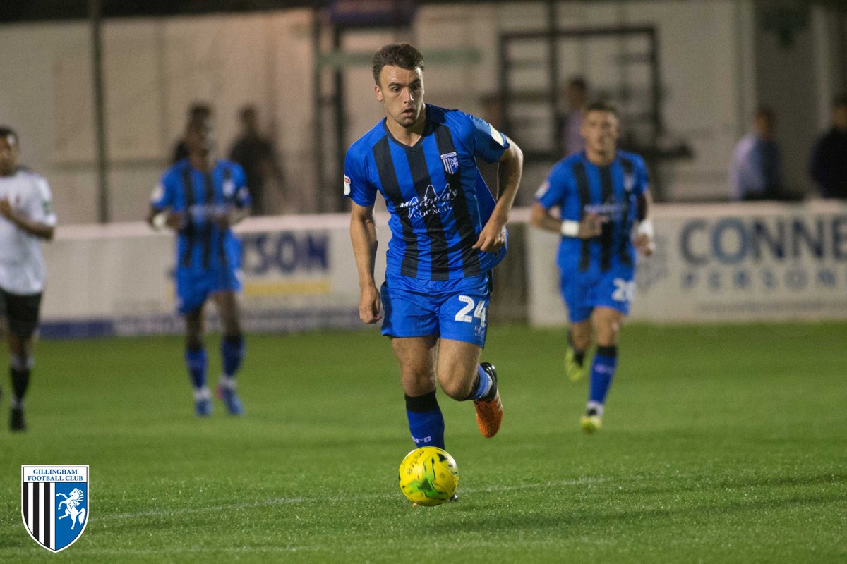 TheGillsFC's tweet image. 📸 A few snaps from last night's game against @FavershamTownFC at Salters Lane (1-3). 

Report &amp;gt;&amp;gt; bit.ly/2PMs8ot. #Gills 

@Brad989stevo @jd_rees @TomHadler1 @george5heminant @KentProImages
