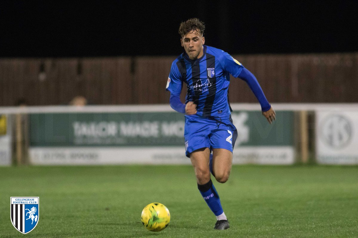 TheGillsFC's tweet image. 📸 A few snaps from last night's game against @FavershamTownFC at Salters Lane (1-3). 

Report &amp;gt;&amp;gt; bit.ly/2PMs8ot. #Gills 

@Brad989stevo @jd_rees @TomHadler1 @george5heminant @KentProImages