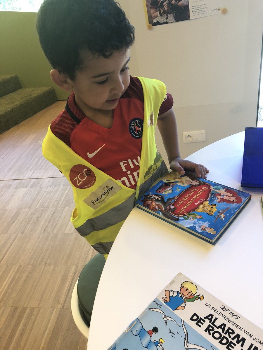 GoBiLijn's tweet photo. Kleuters ontdekken de #bibliotheek. #lezeniscool. @StadBilzen https://t.co/7kaXYiFu4M