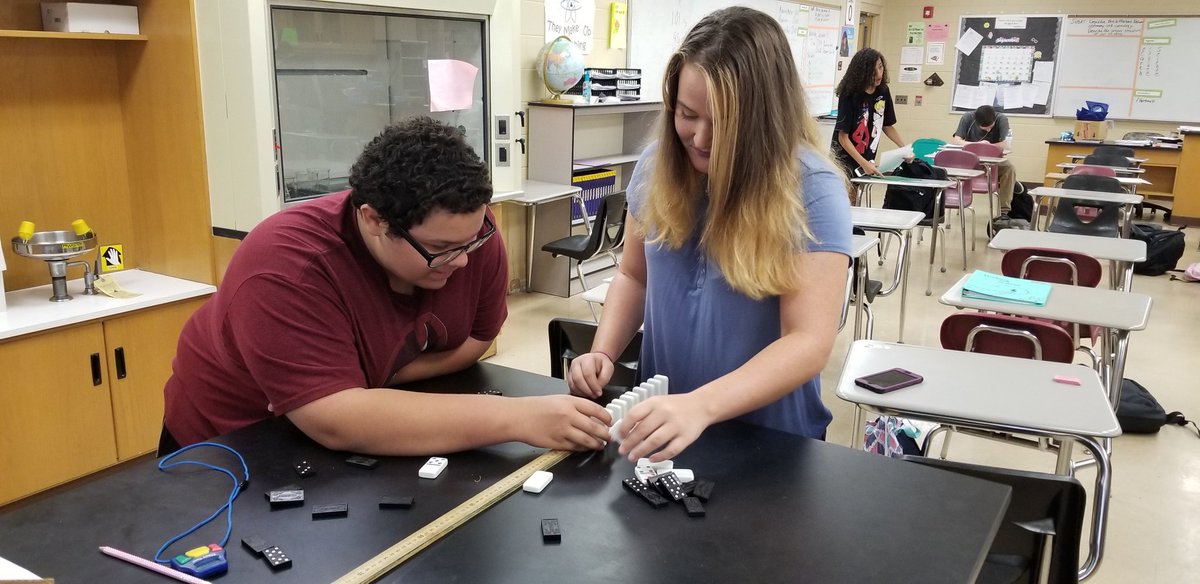 JaneGoodson4's tweet photo. @Oviedo_High physical science students learning about speed with domino's! https://t.co/Rs7jnEnxui