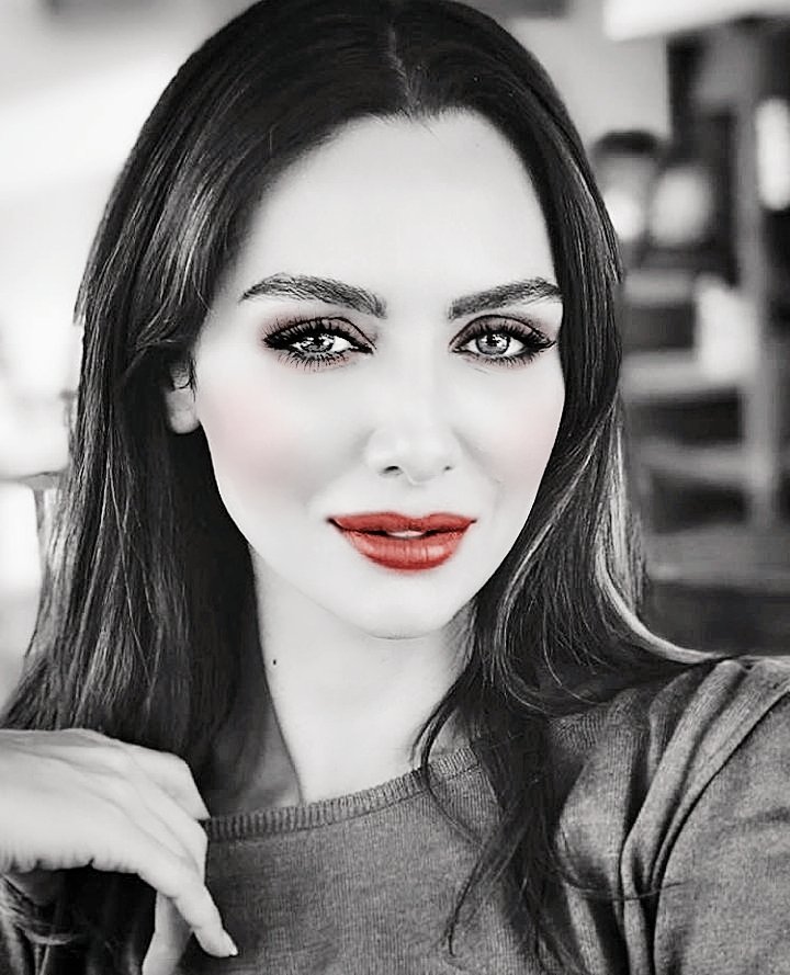 #AğlamaAnne'nin tanıtımını bekleye beklye taşa döndük 

#SiyahBeyazAşk | #BirceAkalay | #AsFer
