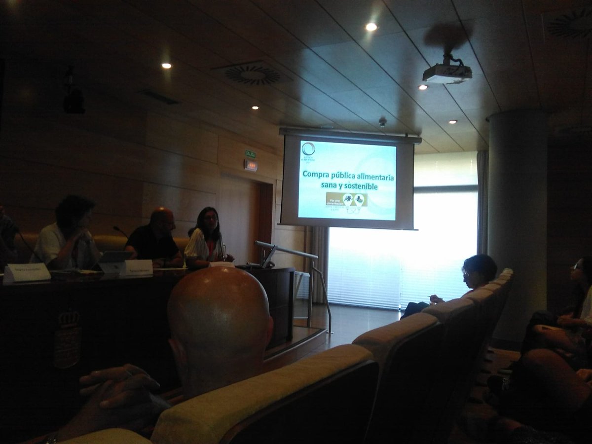 Nuestra compa Tamara Montero presenta en la Asamblea de Madrid la oportunidad de la #comprapública para la dinamización de la economia madrileña y fijación de la población rural #AlimentacionSaludableYSostenible